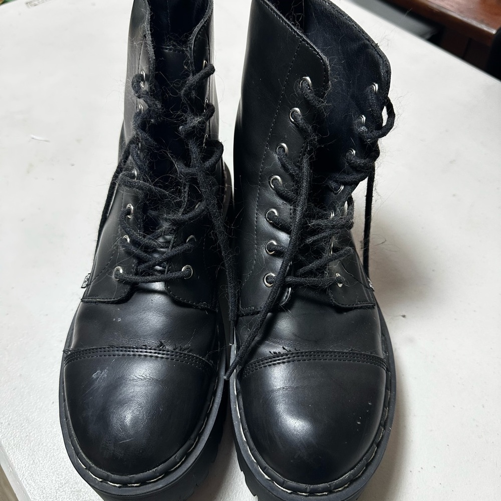 TUK Lace up boots